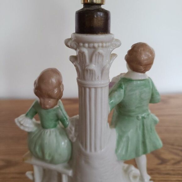 Vintage Carl Schneiders Grafenthal Table Lamp Victorian Style Courting Couple - Picture 9 of 15
